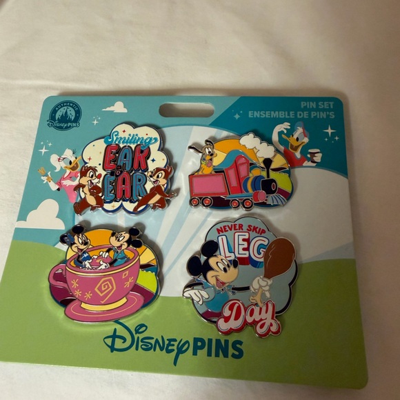 Disney Accessories - Disney park Fun Pins Set